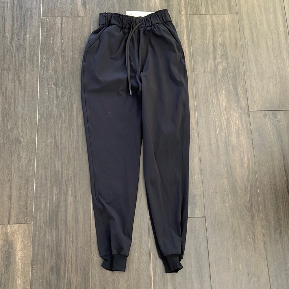Lululemon Womens stretch high-rise jogger size 2